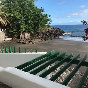 https://apartamento-playa-chica-tenerife.in-canary-islands.com
