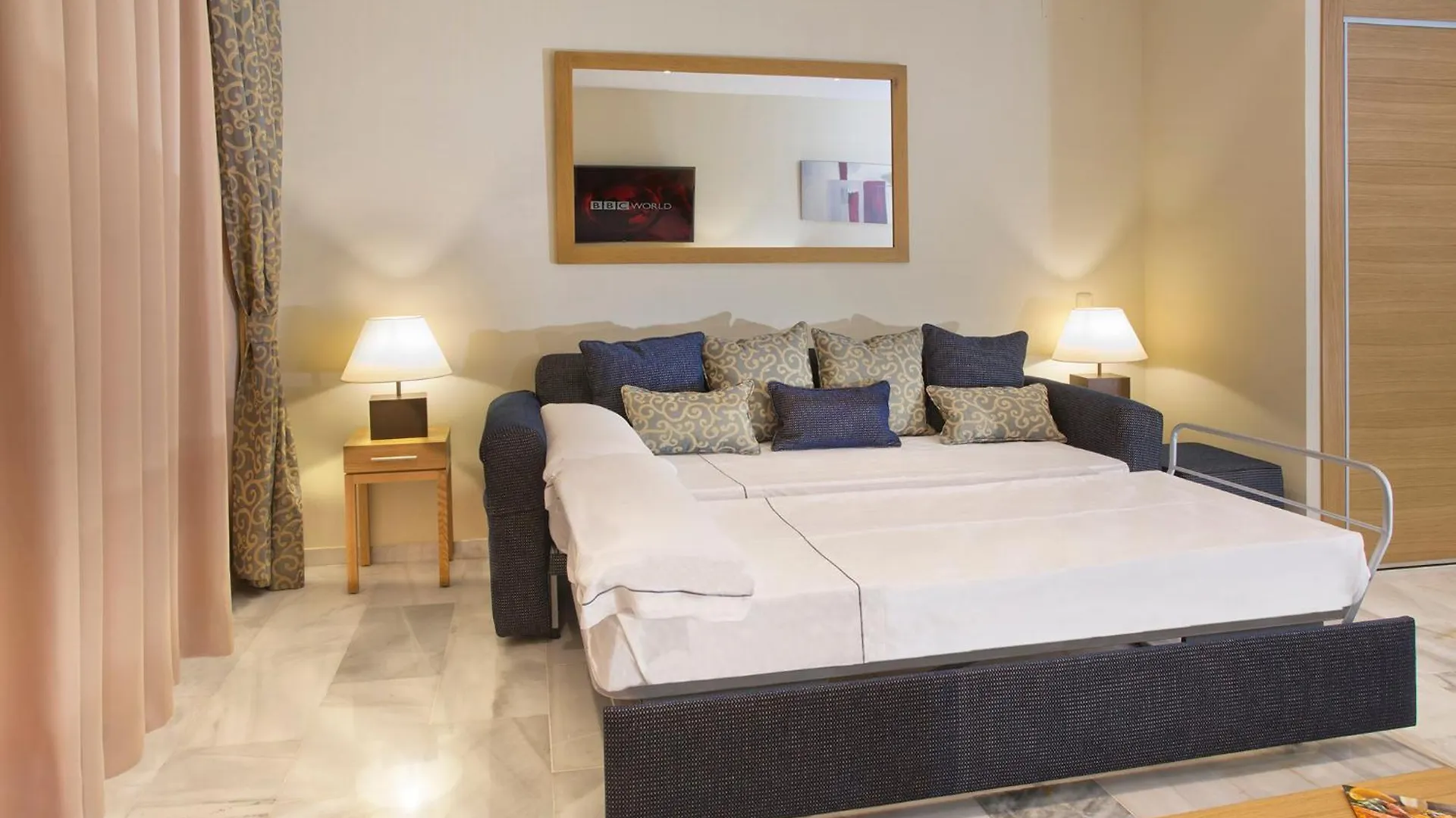 Sunset Beach Club Hotel Apartments Benalmádena 4*,  Spanyolország